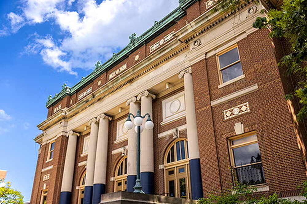Lincoln Hall in daylight